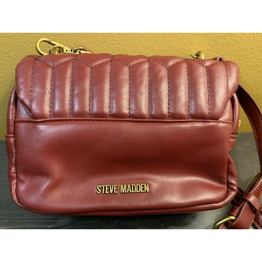 Steve Madden Red Quilted Crossbody Bag‎ with Gold Chain & Logo
